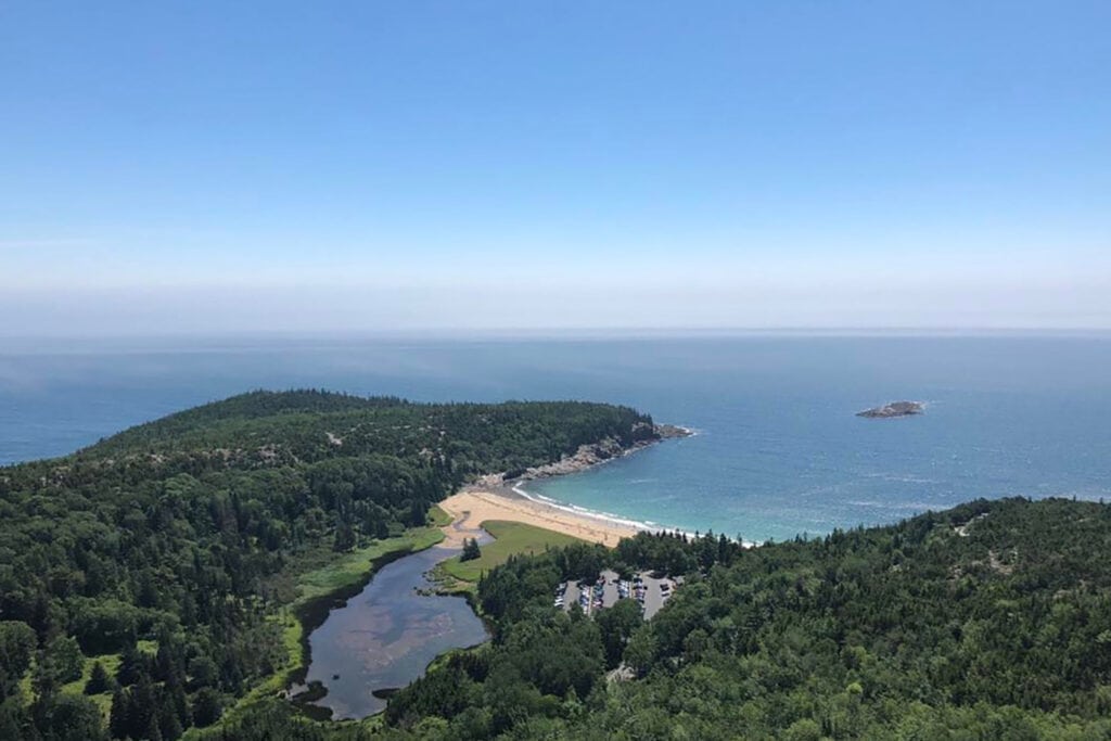 A view of the blue ocean from the beehive trail in Acadia national park.